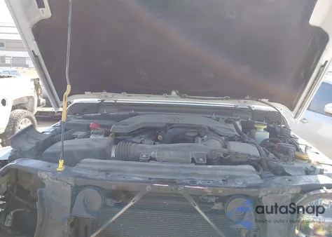 2021 Jeep Gladiator Willys 4X4 z USA, uszkodzony, nr VIN 1C6HJTAG3ML577694